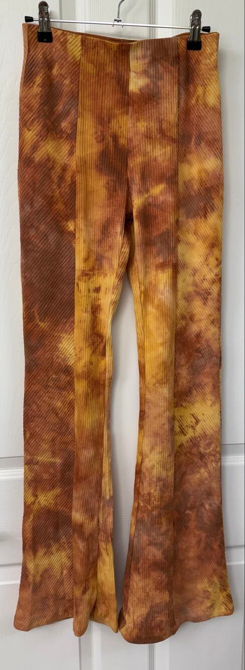 Umgee NWT Ribbed Tie Dye Flare Pants Small Mustard Brown Boho rust yellow